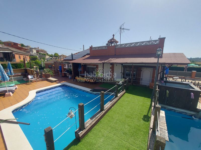 Foto c99dd3e8-327d-4145-b9a3-5ac72a2df000. Casa bonita casa con piscina en Castellbisbal