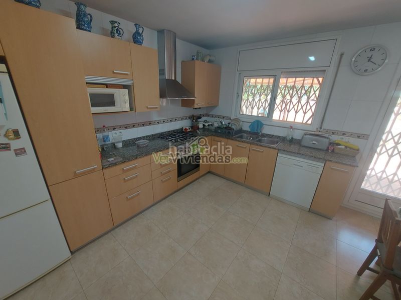 Foto 371e205c-0a21-45fd-afcb-679207d5dd6e. Casa amb xemeneia calefacció aparcament a Cervelló
