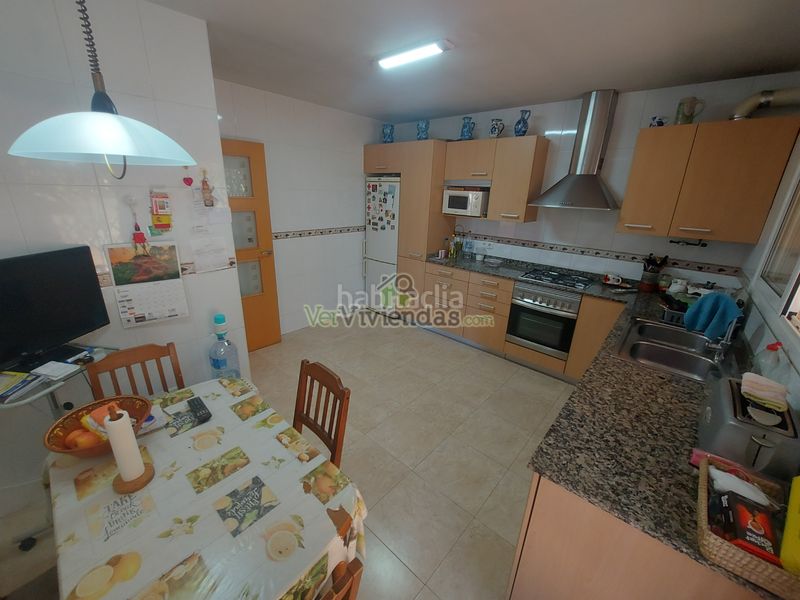 Foto 3b5de207-a277-411e-8ea3-3f66396dd8bd. Casa amb xemeneia calefacció aparcament a Cervelló