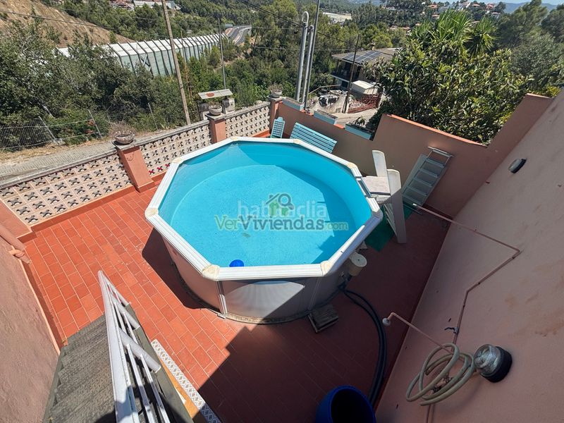 Foto 63a801d7-12aa-46a5-9979-0791524d71bf. Casa amb xemeneia calefacció aparcament a Cervelló