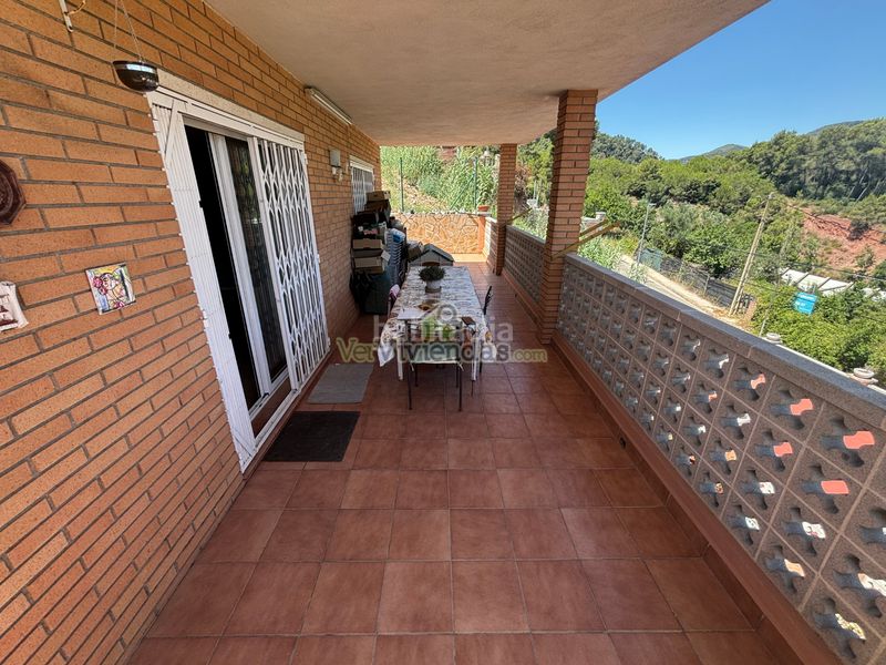 Foto e4c7660b-30cf-4cb8-80cc-5e1d1e6251f7. Casa amb xemeneia calefacció aparcament a Cervelló