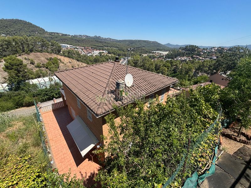 Foto ff7d6fa0-188f-4490-8857-b845eb1017c0. Casa amb xemeneia calefacció aparcament a Cervelló