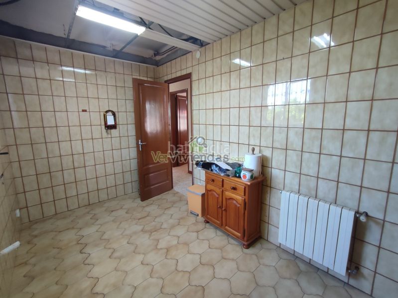 Foto 00fee57e-3d2a-4eed-ab30-c51847f4efd7. Casa amb xemeneia calefacció aparcament a Sant Andreu de la Barca