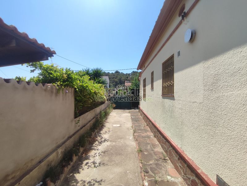 Foto 0b58b2f3-cc3a-41ce-92cb-2339bc297b54. Casa amb xemeneia calefacció aparcament a Sant Andreu de la Barca