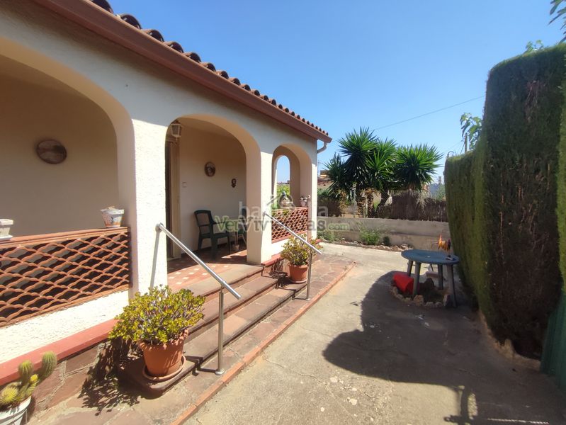 Foto 1725a5cd-78eb-4da2-9b51-3e69ed83cad7. Casa amb xemeneia calefacció aparcament a Sant Andreu de la Barca