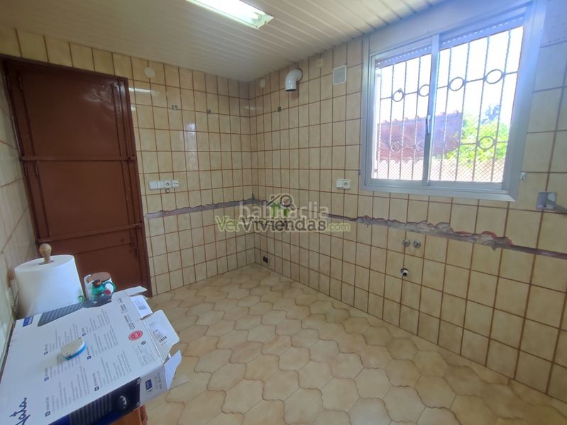 Foto 2bf285dd-152a-46ca-85e1-513843c7cbc3. Casa amb xemeneia calefacció aparcament a Sant Andreu de la Barca