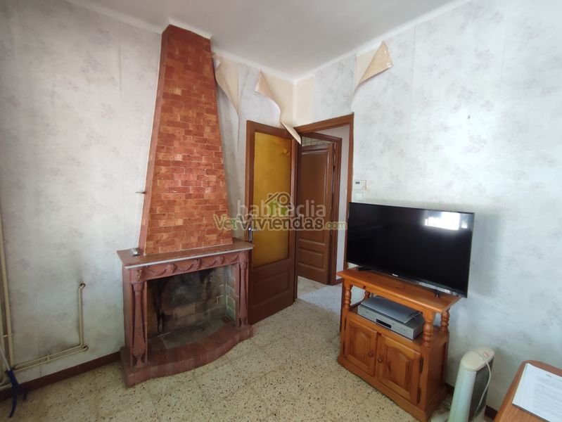 Foto b66a4596-80a0-4b71-a26b-341f29295825. Casa amb xemeneia calefacció aparcament a Sant Andreu de la Barca