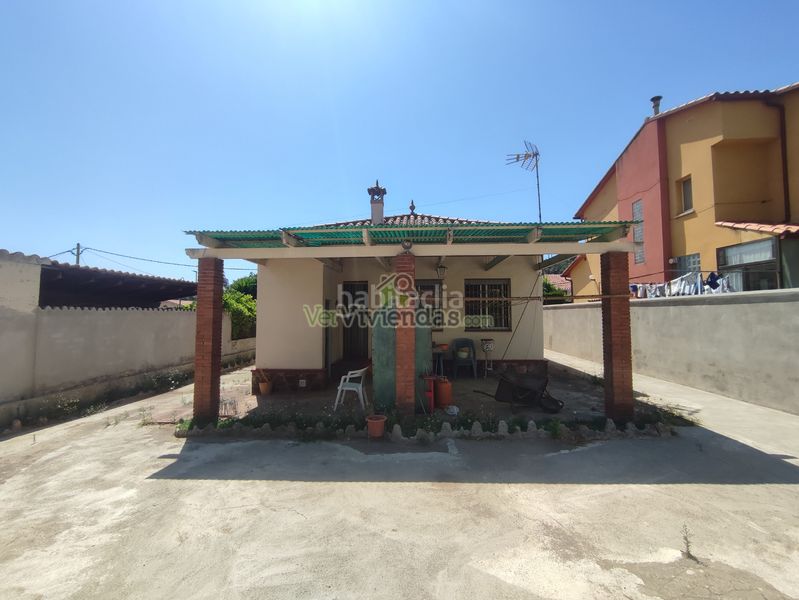 Foto e850f162-ec52-4e93-9d29-697628dc33f1. Casa amb xemeneia calefacció aparcament a Sant Andreu de la Barca