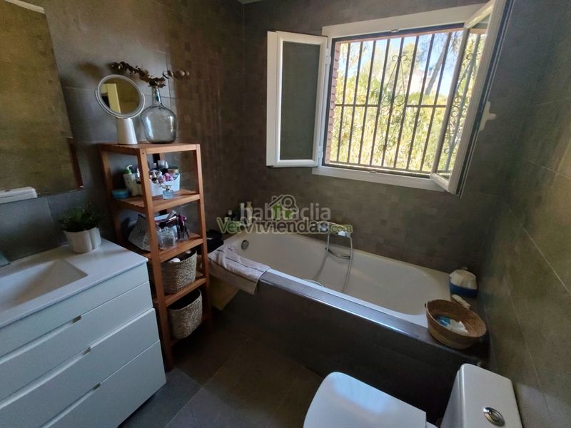 Foto 6246bba7-ac45-48e9-8277-5e5015e215d5. Casa amb xemeneia calefacció aparcament a Vallirana