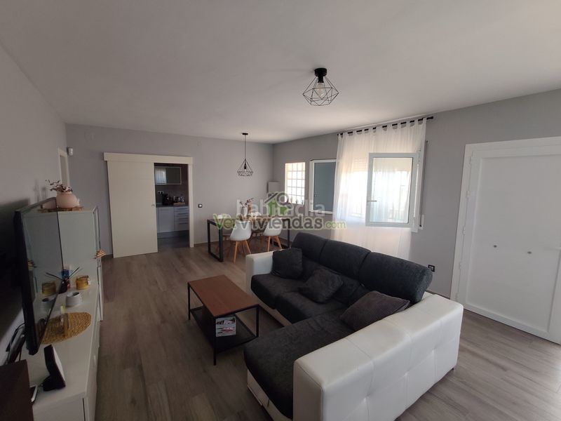 Foto a2d5e218-077f-4420-a846-89ca44532e9e. Casa amb xemeneia calefacció aparcament a Vallirana
