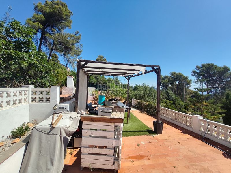 Foto a64ee5ff-29c6-453d-949c-a948105aa157. Casa amb xemeneia calefacció aparcament a Vallirana