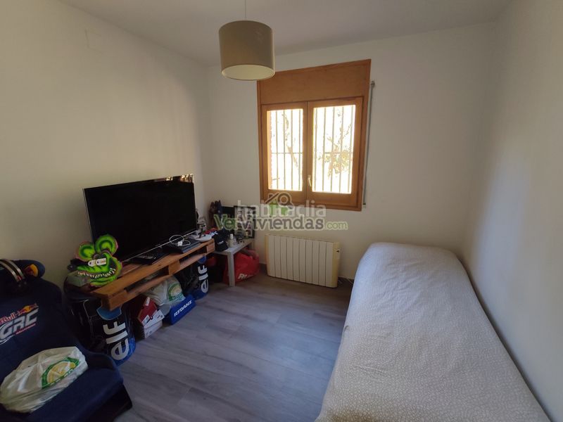 Foto e12398d6-8ef6-4e0c-9a7a-de6ce01e3b7d. Casa amb xemeneia calefacció aparcament a Vallirana
