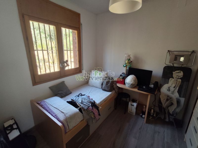 Foto e689135e-fe33-4395-864e-48d278ee177d. Casa amb xemeneia calefacció aparcament a Vallirana