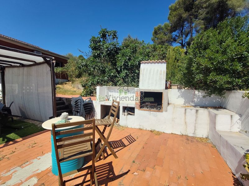 Foto ea45763e-5cf3-45c8-aa34-4b89ab60c7c8. Casa amb xemeneia calefacció aparcament a Vallirana