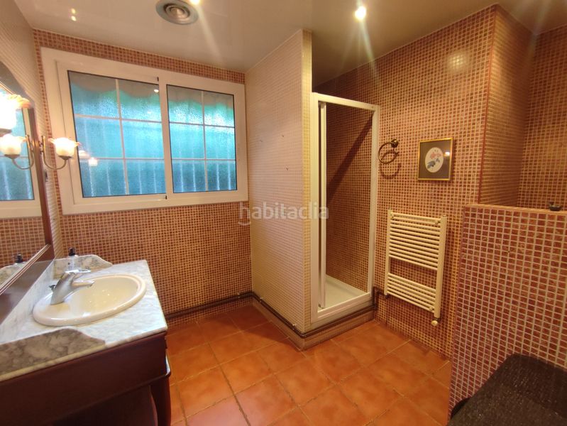 Foto 0de8d1e3-60ad-4695-be65-5d236d734748. Casa amb xemeneia calefacció aparcament piscina a Pallejà
