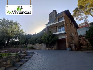 Maison à Pallejà. Espectacular casa con piscina y vistas