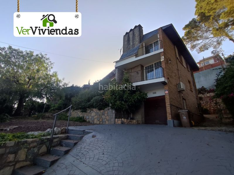 Foto 2abd6a3c-a785-4ef0-a909-aa9285b96e2c. Casa amb xemeneia calefacció aparcament piscina a Pallejà