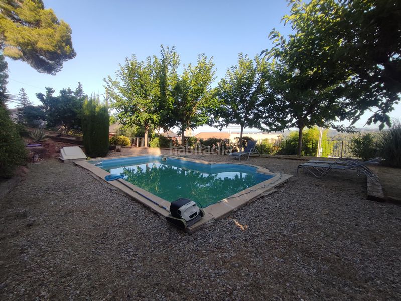 Foto 6e222a1b-6871-45e3-88a4-078dcfd04a6f. Casa amb xemeneia calefacció aparcament piscina a Pallejà
