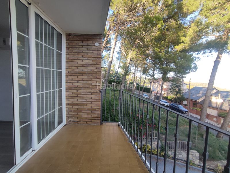 Foto 8000e698-8651-482b-a42a-4275f4278596. Casa amb xemeneia calefacció aparcament piscina a Pallejà