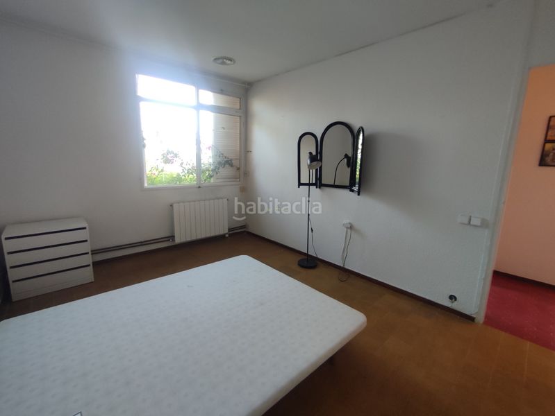 Foto a32fd190-4184-47d7-bfcc-f4773c9b7bea. Casa amb xemeneia calefacció aparcament piscina a Pallejà