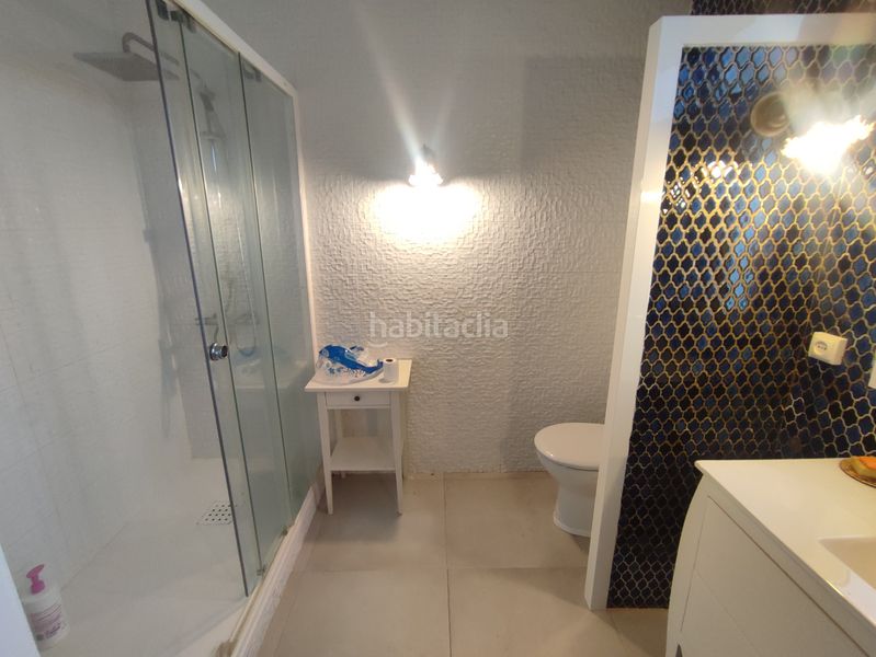 Foto b253bb50-7d20-48da-a5d9-06c1a64a07de. Casa amb xemeneia calefacció aparcament piscina a Pallejà