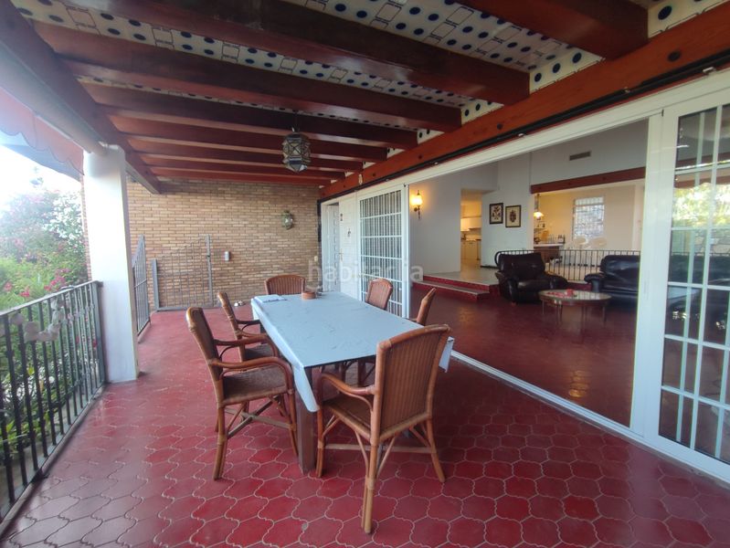 Foto bff118dc-6df9-471a-8f8c-d3d59c11f5e1. Casa amb xemeneia calefacció aparcament piscina a Pallejà