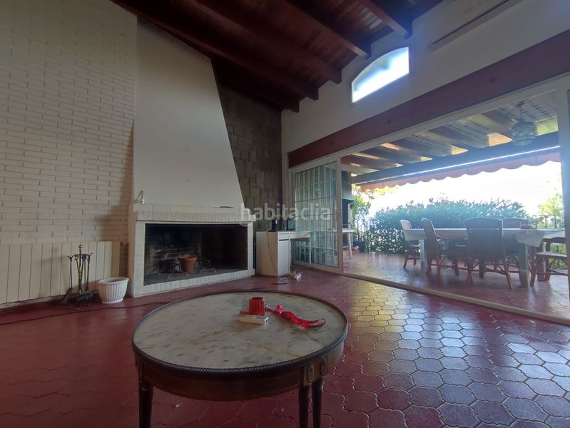 Foto cf25f7df-9ac1-477b-8bda-e38fd951632a. Casa amb xemeneia calefacció aparcament piscina a Pallejà