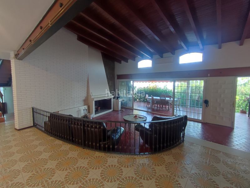 Foto db72d4b6-adf6-4059-90e3-c1fe7e15130d. Casa amb xemeneia calefacció aparcament piscina a Pallejà