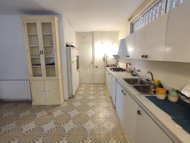 Foto ea4bee5a-6aae-4adf-b804-7954edf48c21. Casa amb xemeneia calefacció aparcament piscina a Pallejà