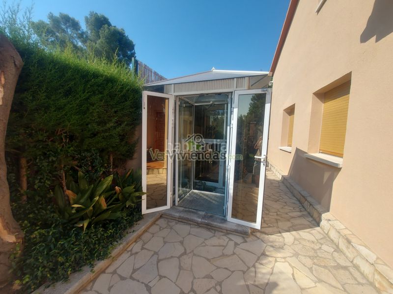 Foto b8921505-6a9f-4926-b7fa-a9e28c64c562. Haus mit kamin heizung parking pool in Piera