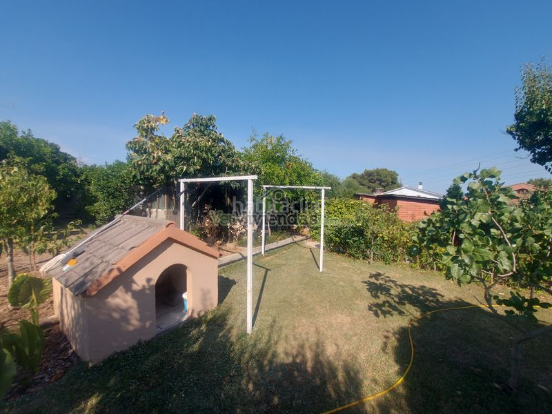Foto c293686e-6153-4969-b221-d26e909e11c6. Haus mit kamin heizung parking pool in Piera
