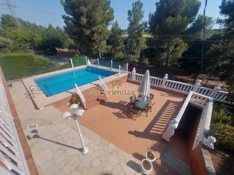 Foto cf5d4d2b-e7ea-46a2-a560-4e02e6018325. Haus mit kamin heizung parking pool in Piera