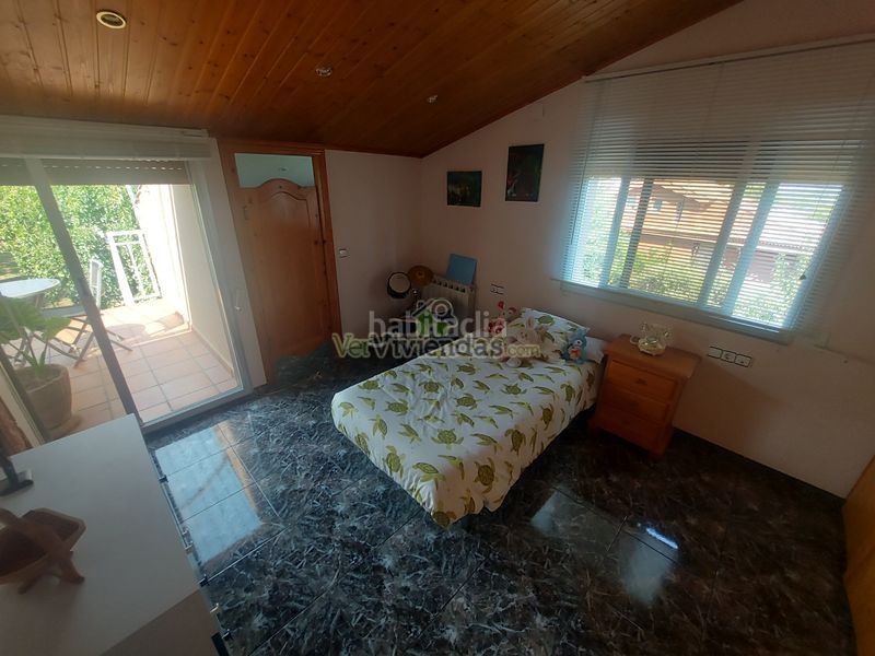 Foto fbe006f9-89d8-45fb-90c9-f98728f06013. Haus mit kamin heizung parking pool in Piera