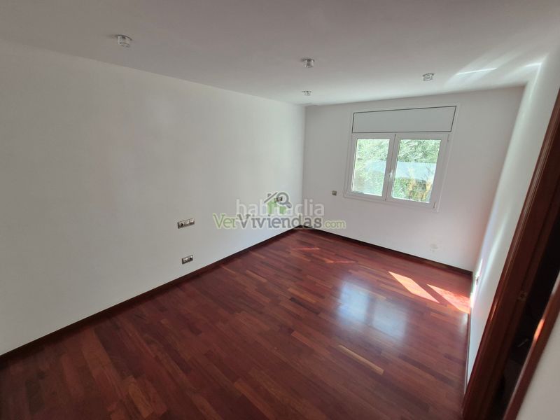 Foto 10e1e070-a576-4bd0-a251-ba7f06765e69. Casa amb calefacció aparcament a Vallirana