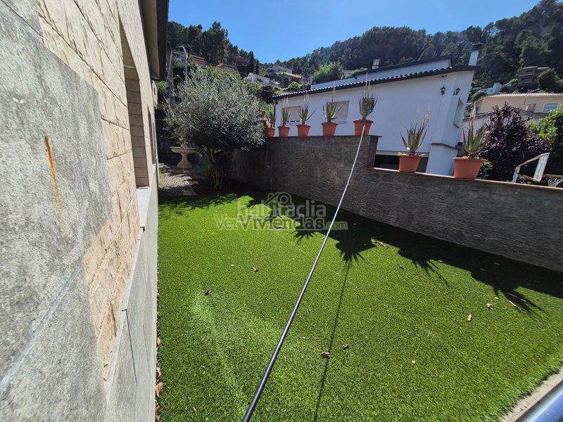 Foto a119d639-b242-448a-9846-aaf82161633b. Casa amb calefacció aparcament a Vallirana