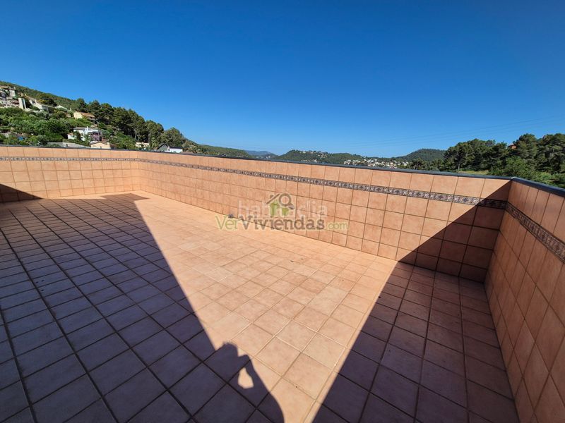 Foto b8fb9060-dd7a-4550-a8ee-8bed3785a99c. Casa amb calefacció aparcament a Vallirana