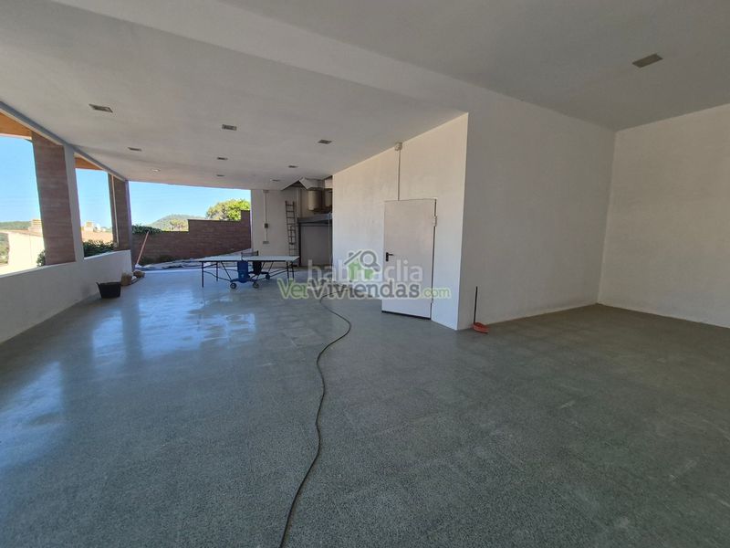 Foto e61cb291-d749-439b-8d48-95e171194cd8. Casa amb calefacció aparcament a Vallirana