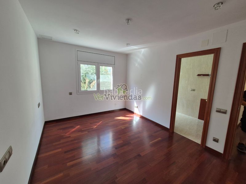 Foto eb30a29a-1516-4856-8983-76540ce369ee. Casa amb calefacció aparcament a Vallirana