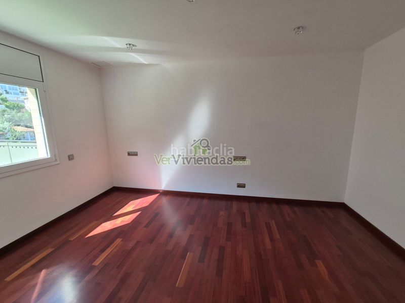 Foto ed3be550-ba2f-4819-8092-a0a9a2c80d69. Casa amb calefacció aparcament a Vallirana