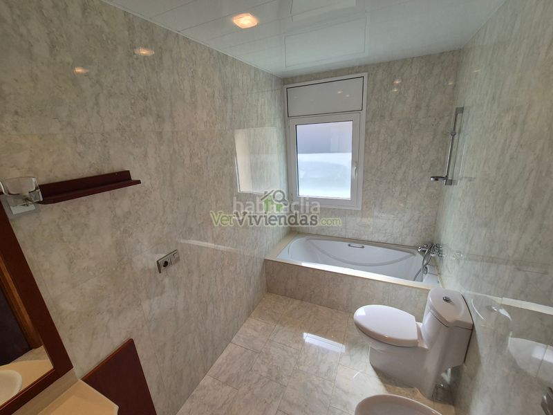 Foto f7245b87-8ff6-4035-a877-6a0a711489d3. Casa amb calefacció aparcament a Vallirana