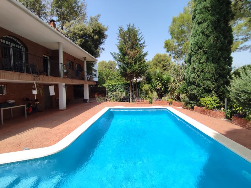 Foto 027e50dc-e03c-42a5-b1d9-4c861ed29af1. Casa amb calefacció aparcament piscina a Can Rial Esparreguera