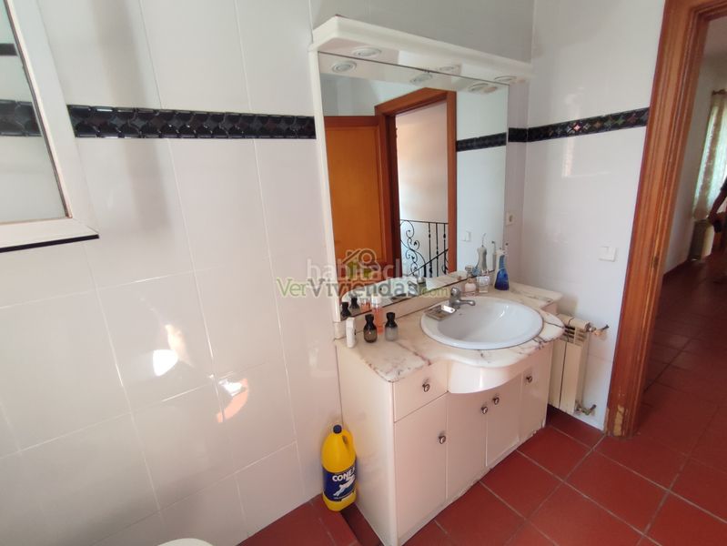 Foto 1189cf67-5147-4fe3-a934-d06113a15a35. Casa amb calefacció aparcament piscina a Can Rial Esparreguera
