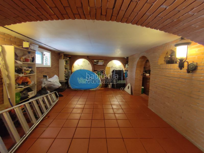 Foto 182a1a0a-82d4-4726-9517-c846890f0ea5. Casa amb calefacció aparcament piscina a Can Rial Esparreguera