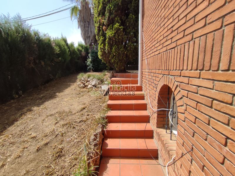Foto 298f1d06-3778-4643-8fbd-e2db57bbee1e. Casa amb calefacció aparcament piscina a Can Rial Esparreguera