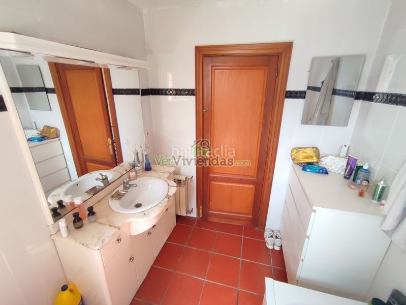 Foto 3a50e890-d28d-4550-862d-3796adc126b3. Casa amb calefacció aparcament piscina a Can Rial Esparreguera