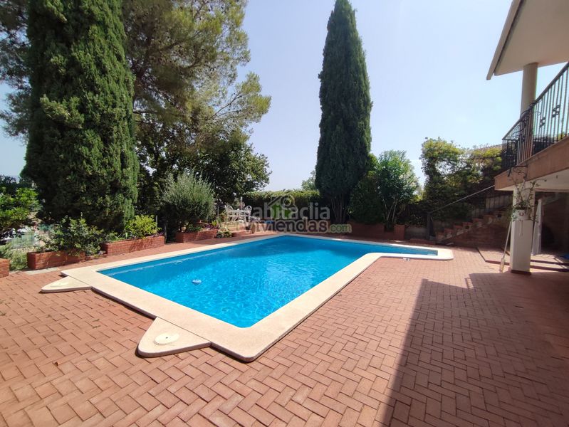 Foto 4197f72c-0f11-49a0-bf3e-7c56581662f7. Casa amb calefacció aparcament piscina a Can Rial Esparreguera