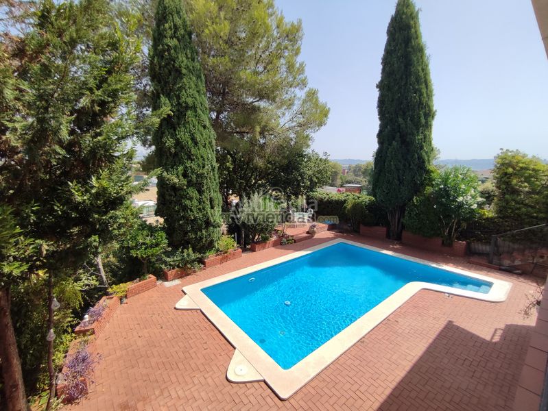 Foto 4d560ac4-f34d-4679-aa79-9da9c49eccb4. Casa amb calefacció aparcament piscina a Can Rial Esparreguera