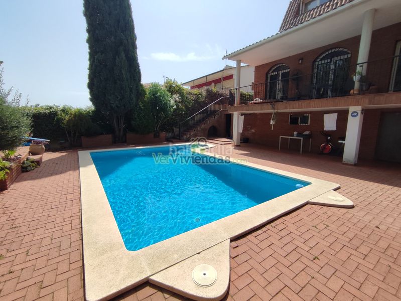 Foto 692e3b7f-c2d5-4cef-9104-88823dfdcf5e. Casa amb calefacció aparcament piscina a Can Rial Esparreguera