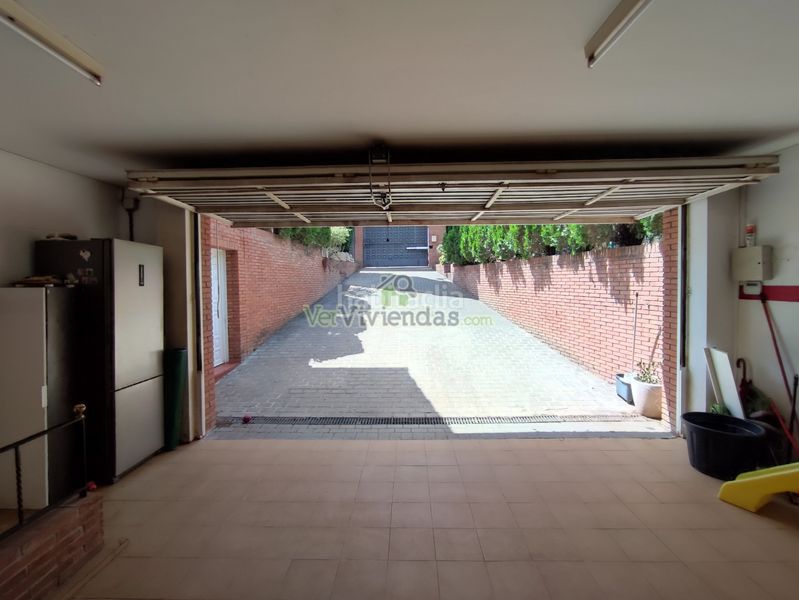 Foto 71064357-54cf-41bd-8b2d-41a40cb86a91. Casa amb calefacció aparcament piscina a Can Rial Esparreguera