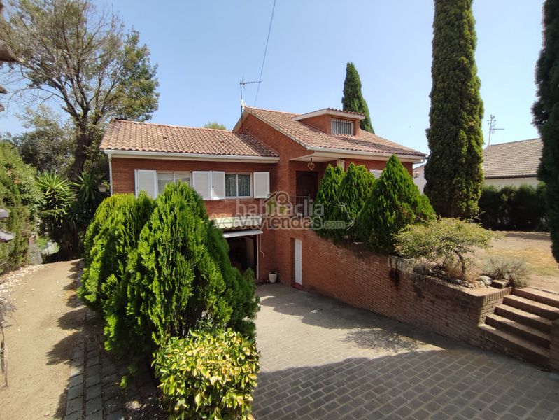 Foto 73320ffb-23c4-4253-818d-ef5b0dde5a58. Casa amb calefacció aparcament piscina a Can Rial Esparreguera
